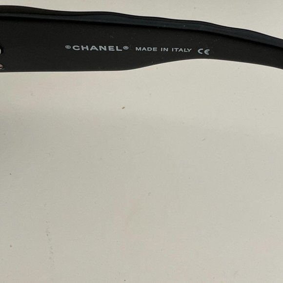 Vintage CHANEL Quilted CC Sunglasses Blue Gradient main image 8